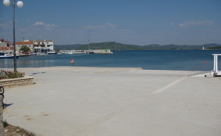 Apartment mit Terrasse direkt am Meer 1