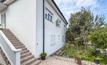 Gorgeous apartment in Rab with house sea view 2