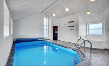 4 bedroom lovely home in Oksbøl 2