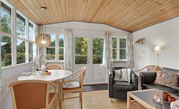 Cozy home in Nexø with WiFi 3