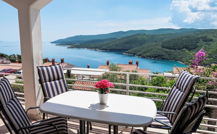 Comfortable 4-person holiday home in Rabac 1