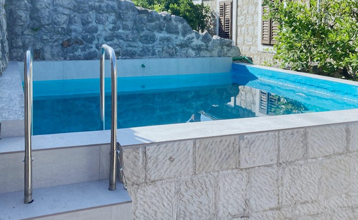 Nice apartment in Gruda with kitchen 1