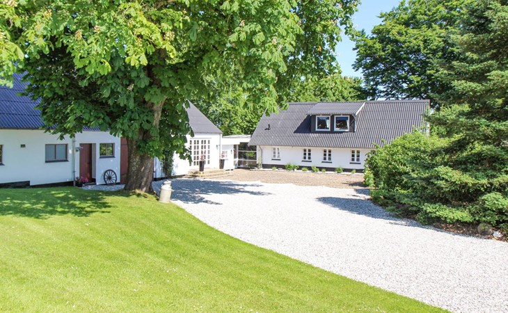 4 bedroom nice home in Ejstrupholm 1