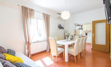 Beautiful home in Krsan with WiFi 2