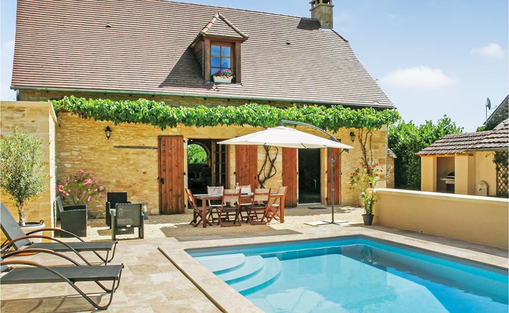 Beautiful home in St Amand de Coly 1