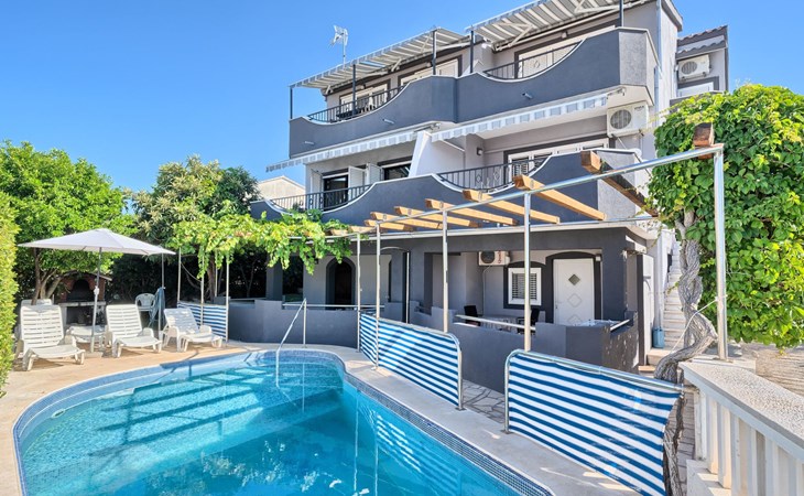 Wohnung in Okrug Gornji mit Privatem Pool 1