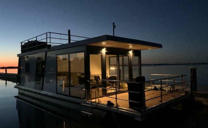 Houseboat - Paviljoenwei 4-3 | Sneek (Offingawier) 'Earrebarre' 1