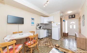 Gorgeous apartment in Okrug Gornji 3