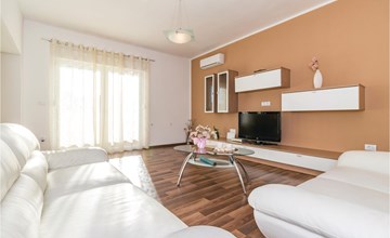 4 bedroom amazing home in Pula 2