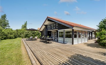 Beautiful home in Væggerløse with sauna 2