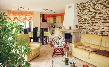 Beautiful home in St Martin des Pres 3