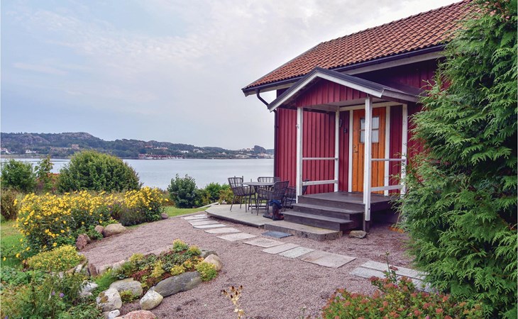 2 bedroom lovely home in Hamburgsund 1