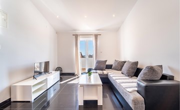 Amazing apartment in Vrsi with kitchen 2