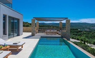 "Villa Charisma" mit eigenem Pool 2