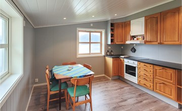 Beautiful home in Vallavik with kitchen 3