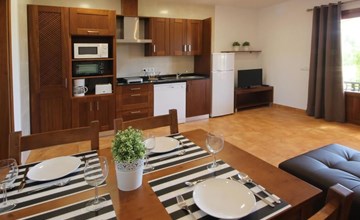 Wohnung mit Pool, Garten, Terrasse und Grill 3