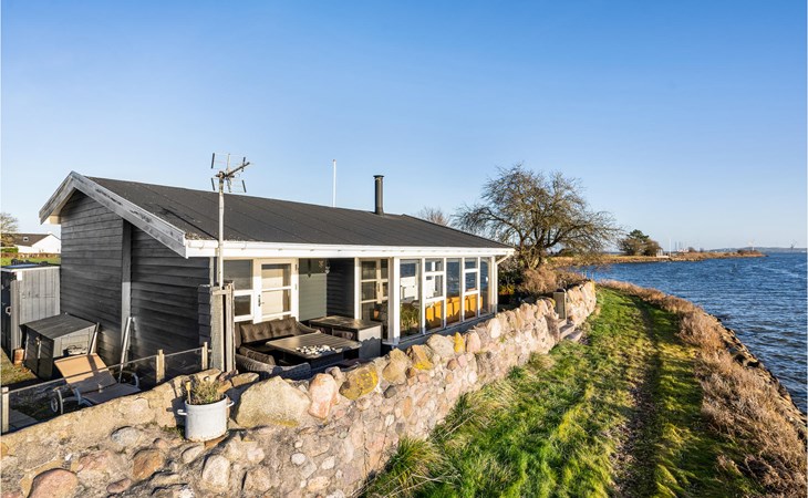 2 bedroom amazing home in Otterup 1