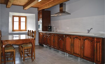 3 bedroom beautiful home in Cheylade 3