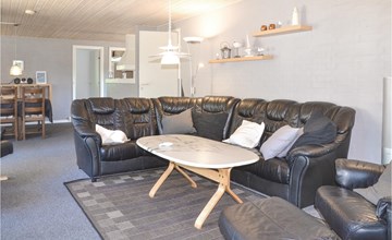 Nice home in Oksbøl with sauna 3