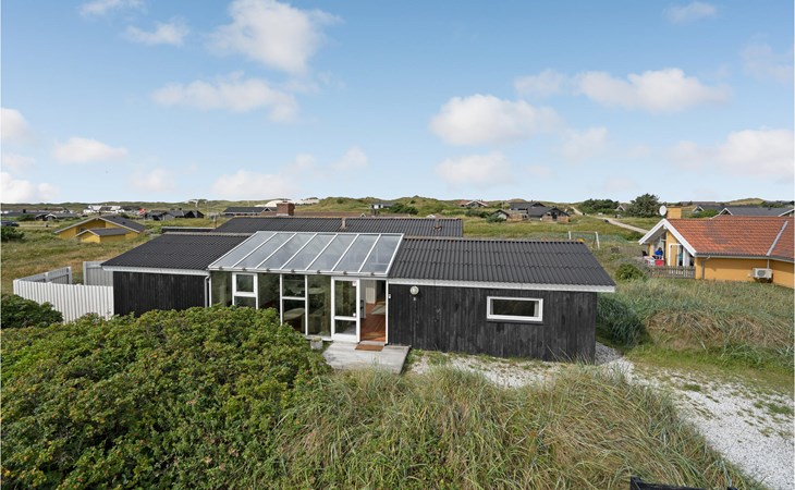 5 bedroom cozy home in Hvide Sande 1