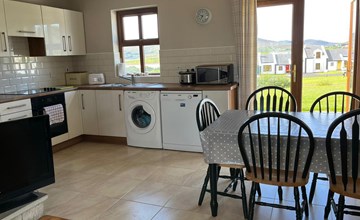 Achill Sound Holiday Village No 11 3