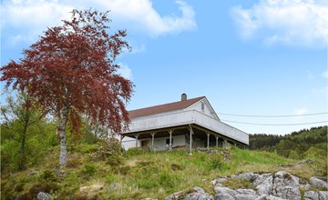 House with Stunning Fjord Views for 9 Guests 2