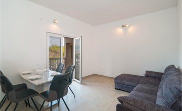 Amazing apartment in Supetar-Splitska 3