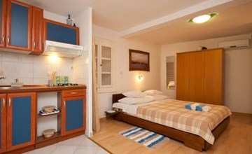Studio in einem traditionellen Steinhaus, in Baska 2