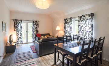 Lovely home in Lärbro with kitchen 2