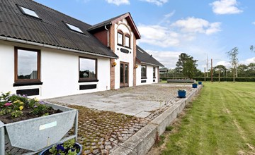 5 bedroom beautiful home in Brovst 2