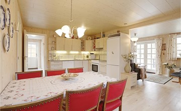 3 bedroom amazing home in Rønne 2