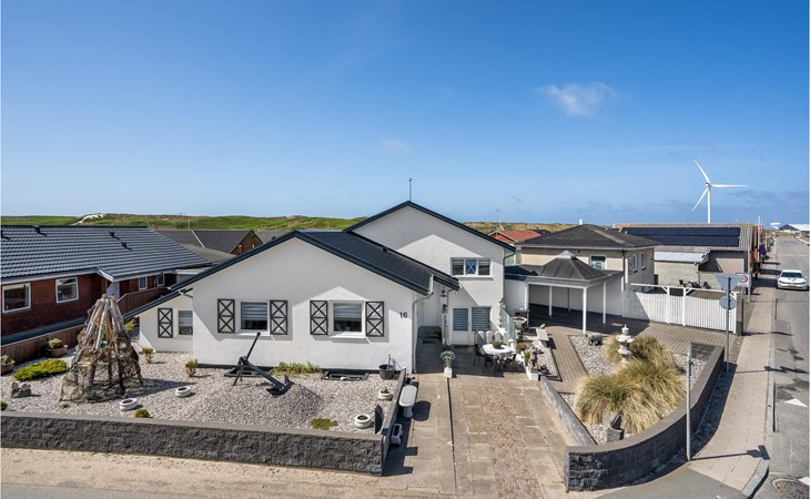 Awesome home in Hvide Sande with WiFi 1