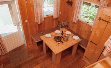 6-person Hiking Cabin. 3