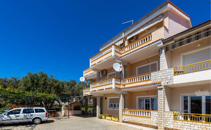 Prachtig appartement in Rab 1