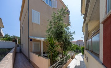 One Bedroom Nice Apartment In Podgora 3
