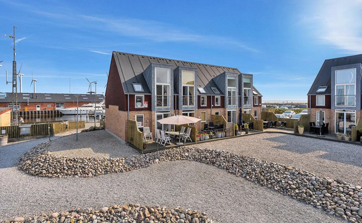 2 bedroom awesome home in Glesborg 1