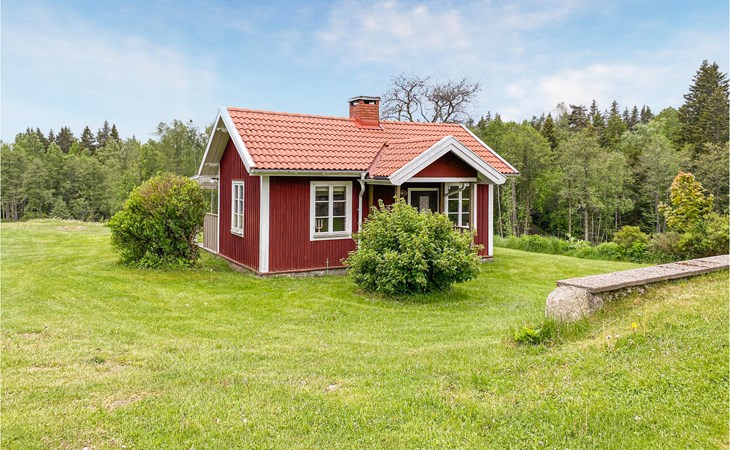 Stunning home in Tranhult with kitchen 1