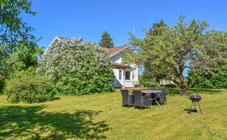 Gorgeous home in Listerby with kitchen 1