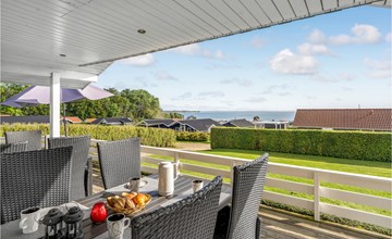 Lovely home in Sjølund with kitchen 2