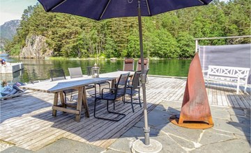 Awesome home in Erfjord with kitchen 3