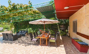 4 bedroom stunning home in Kucice 3