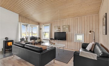 5 bedroom cozy home in Hvide Sande 3