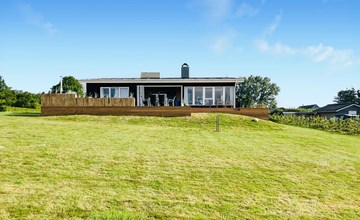 3 bedroom stunning home in øster assels 2