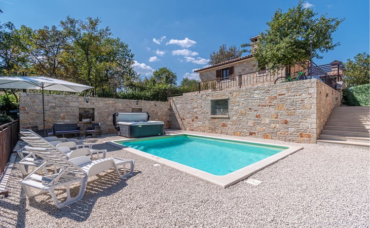 Stunning home in Trosti 1