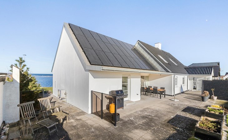 4 bedroom stunning home in Glesborg 1
