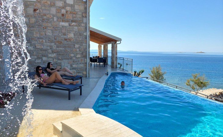 Ferienvilla "Dalmatiner" mit Infinity Pool 1