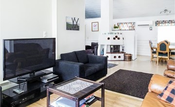 5 bedroom lovely home in Kleppe 3