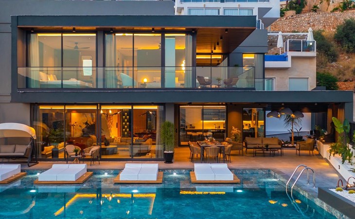 Designvilla mit Pool und spektakulärer Aussicht 1