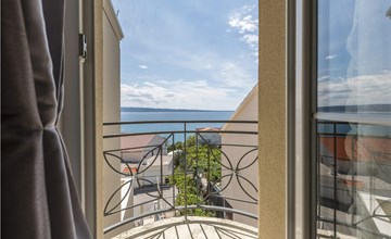 Lovely apartment in Podstrana 2