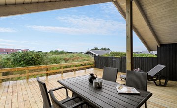 Lovely home in Hvide Sande with WiFi 2